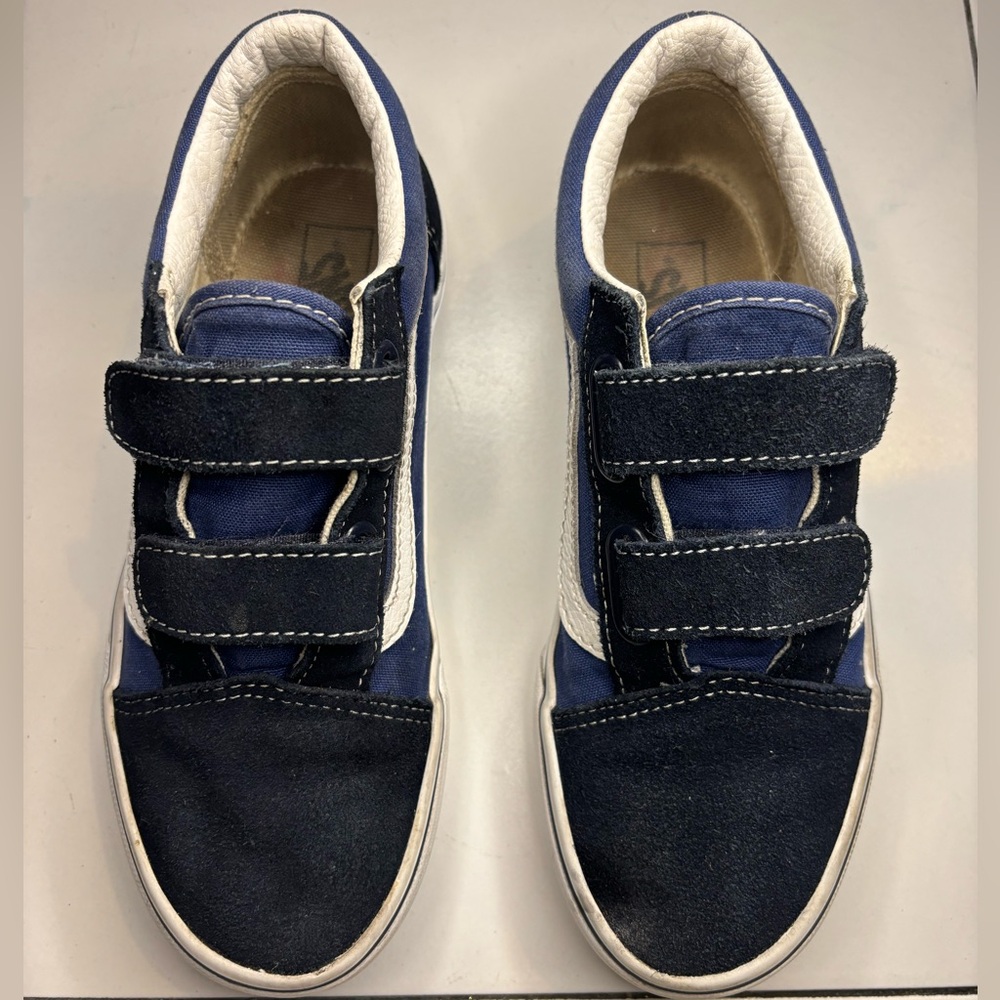 Vans - Picture 2 of 7